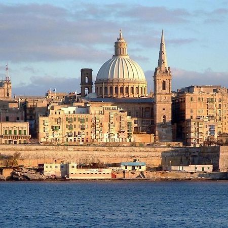 Prime Location Apartment With Side Seaviews Sliema Luaran gambar