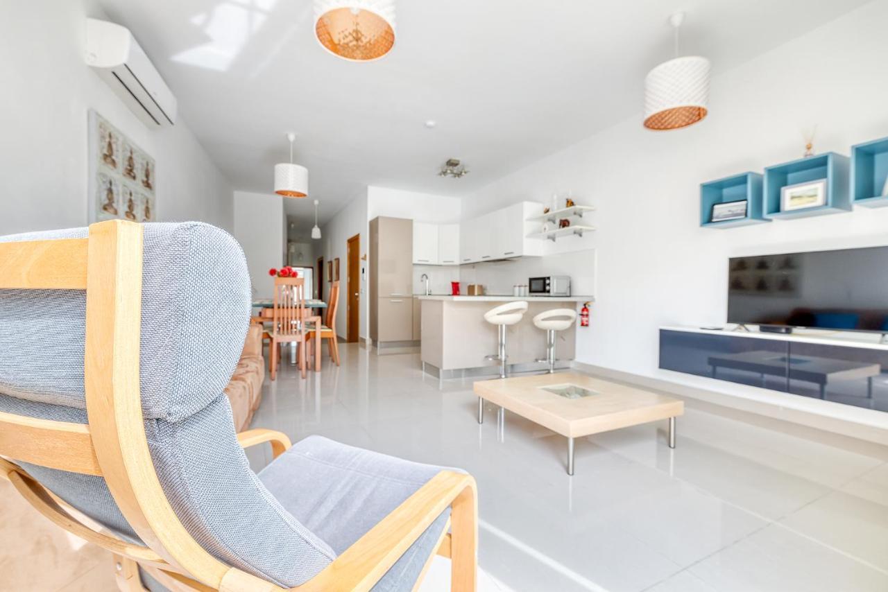 Prime Location Apartment With Side Seaviews Sliema Luaran gambar