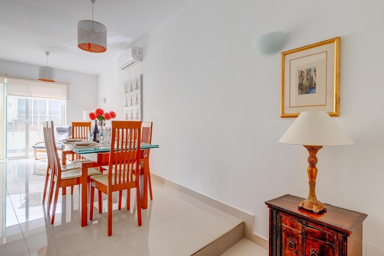 Prime Location Apartment With Side Seaviews Sliema Luaran gambar