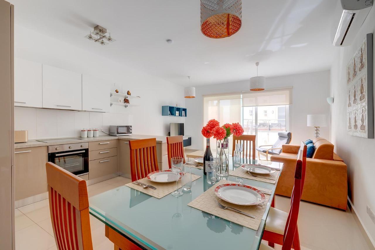 Prime Location Apartment With Side Seaviews Sliema Luaran gambar