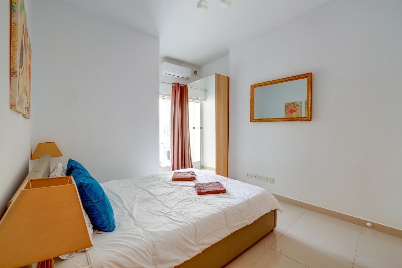 Prime Location Apartment With Side Seaviews Sliema Luaran gambar