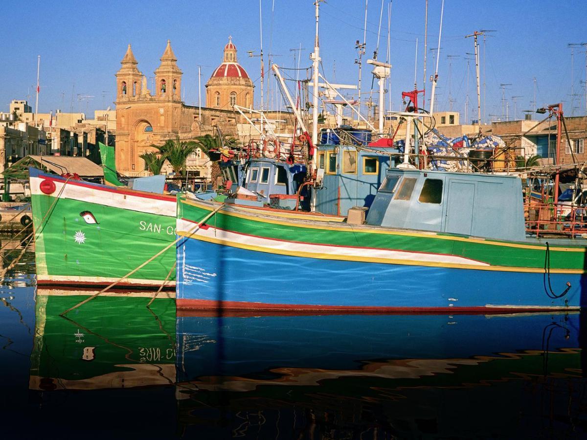 Prime Location Apartment With Side Seaviews Sliema Luaran gambar