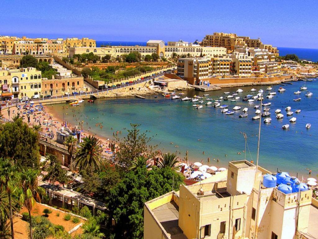 Prime Location Apartment With Side Seaviews Sliema Luaran gambar